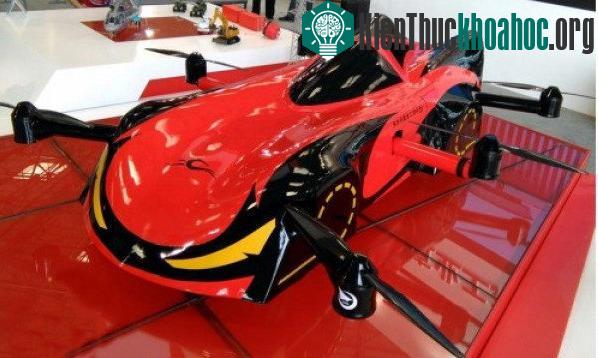 Mẫu xe bay ra mắt ở Triển lãm máy bay trực thăng Thiên Tân. (Ảnh: Xinhua).