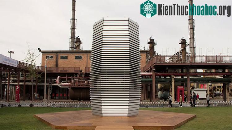 Máy lọc không khí cao 7m không thể làm sạch không khí ô nhiễm ở Bắc Kinh. (Ảnh: Newsy).