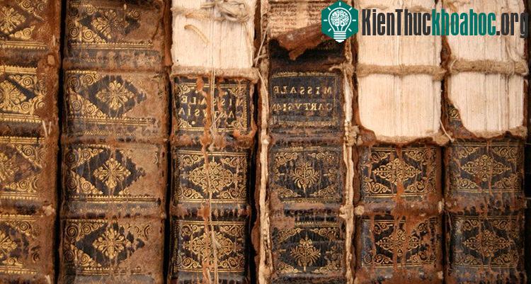 Những quyển sách cổ quý giá như thế này sẽ là đối tượng phục vụ chủ yếu của công nghệ terahertz. (Nguồn ảnh: ASTRID KOPP/FLICKR).
