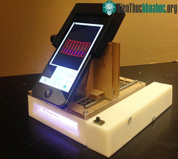 Hình ảnh thực tế của máy đọc phổ smartphone. (Nguồn ảnh: Đại học Washington).
