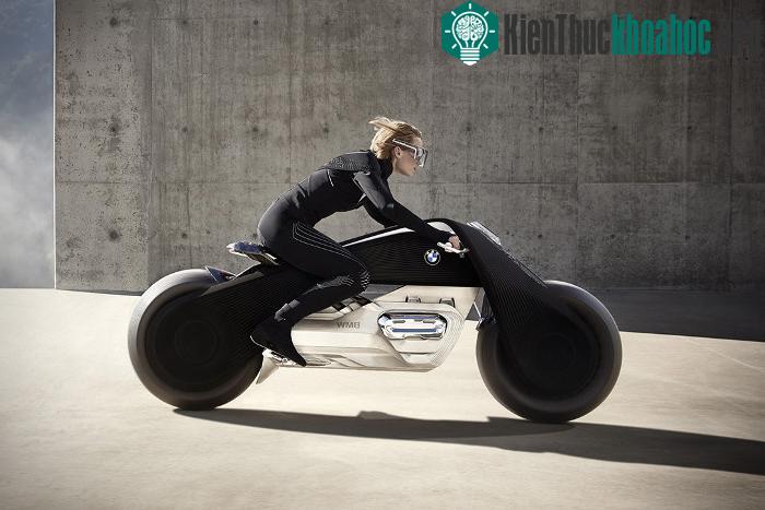 Người điều khiển chiếc BMW Motorrad Vision Next 100 này không cần đội mũ bảo hiểm.