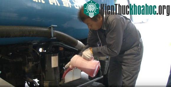 Dầu khử mùi cho xe hút bể phốt có hương socola.