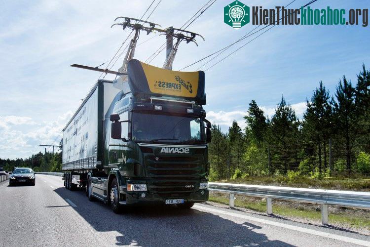 Thụy Điển đã lần đầu tiên khai trương một tuyến đường cao tốc sử dụng điện (eHighway) mang tính thử nghiệm.