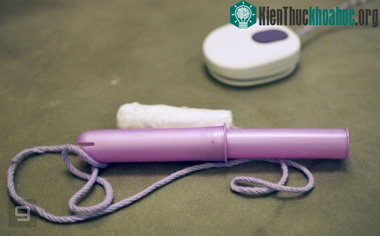 Thiết bị này có thể được đeo ở eo quần hoặc trong đồ lót.
