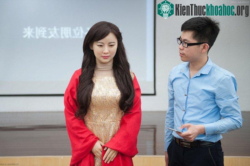 Robot Giai Giai có vẻ ngoài xinh đẹp như người thật. (Ảnh: Xinhua).