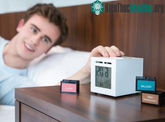 Guillaume Rolland, 19 tuổi, tác giả của chiếc đồng hồ Sensorwake.