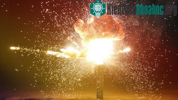 Công nghệ laser mới có thể đốt nóng vật chất ở nhiệt độ 15 triệu độ C trong chưa đầy một giây. (Ảnh: Twitter).