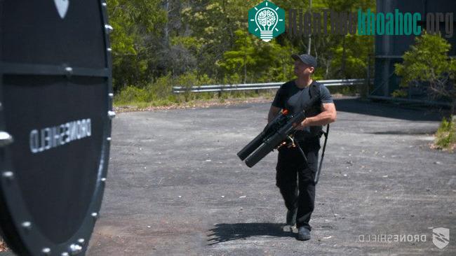 DroneGun mang lại giải pháp vô hiệu hóa an toàn đối với các loại drone