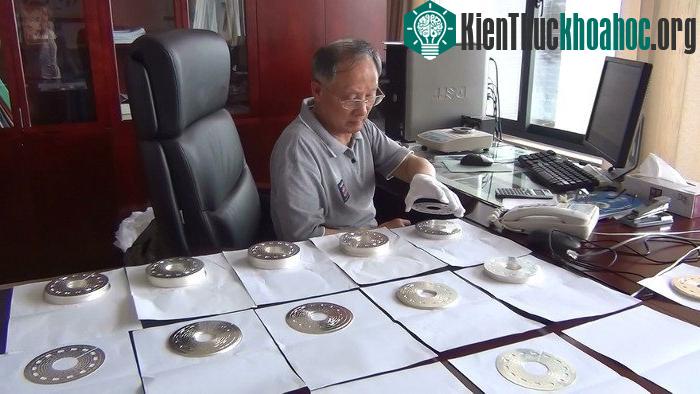 Giáo sư Gao Bingjun.