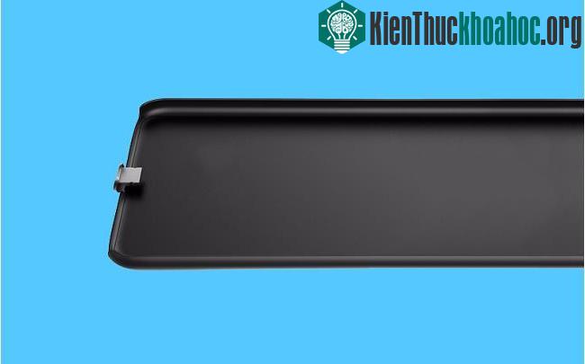 OvRcharge sử dụng công nghệ cảm ứng không dây để cung cấp năng lượng cho điện thoại của người dùng.