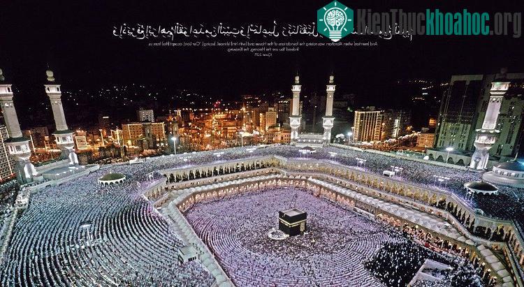 Thánh địa Mecca tại Saudi Arabia thu hút hàng triệu lượt tín đồ Hồi giáo hành hương mỗi năm. (Nguồn: Travel Digg).