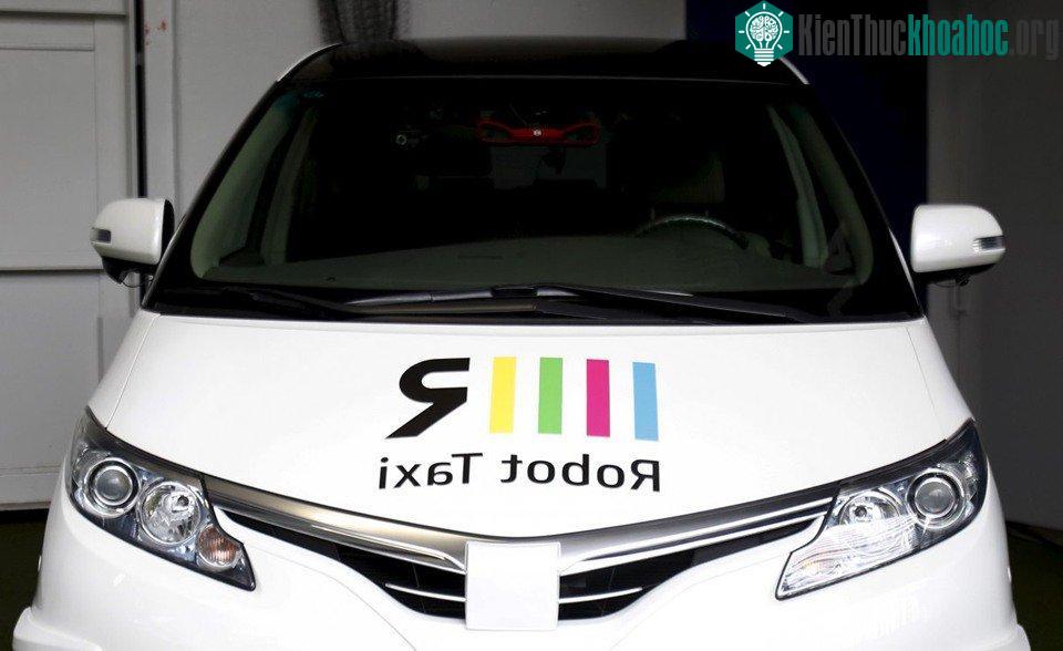 Khách tham quan sẽ được đi taxi tự lái.