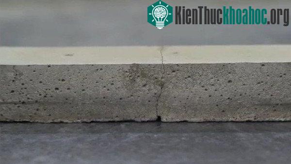 Vật liệu tự vá lành làm từ polymer có tác dụng giống như thép gia cố. (Ảnh: Đại học Cardiff).
