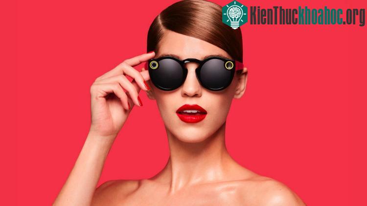 Kính râm thông minh Spectacles đang được kỳ vọng sẽ tạo nên làn sóng hâm mộ mới.