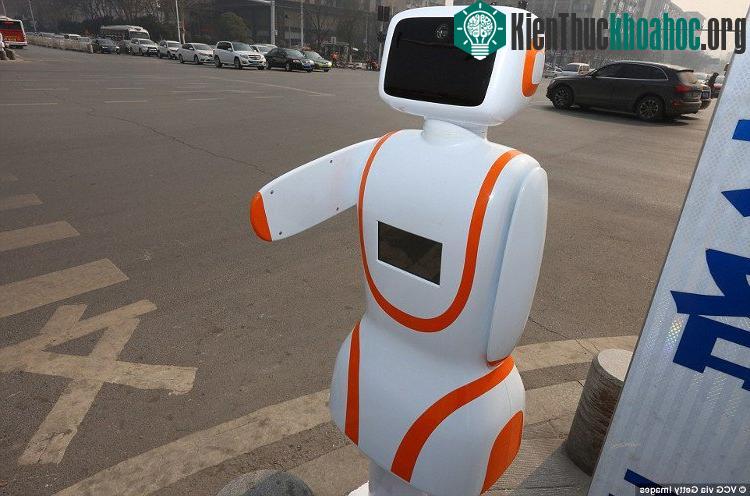 Chú robot này cũng sẽ là "nhân chứng" quan trọng mỗi khi có va chạm xảy ra.