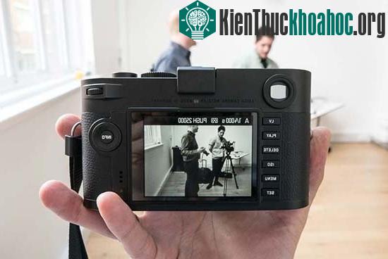 Thân máy được chế tạo từ hợp kim magie siêu bền.