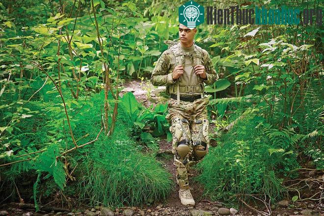 Không chỉ phát điện trong khi hành quân, PowerWalk còn giúp những người lính đỡ mỏi cơ khi xuống dốc, làm giảm nguy cơ chấn thương đầu gối.