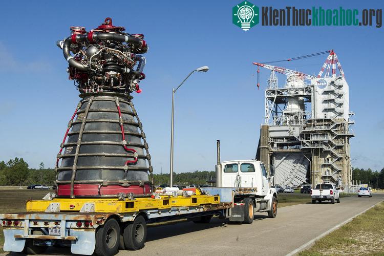 Động cơ chính của Orion sẽ được sử dụng để đưa chiếc tàu này quay lại.