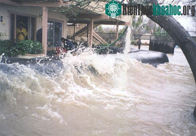 Có chiếc đập này thì ngại gì ngập lụt.