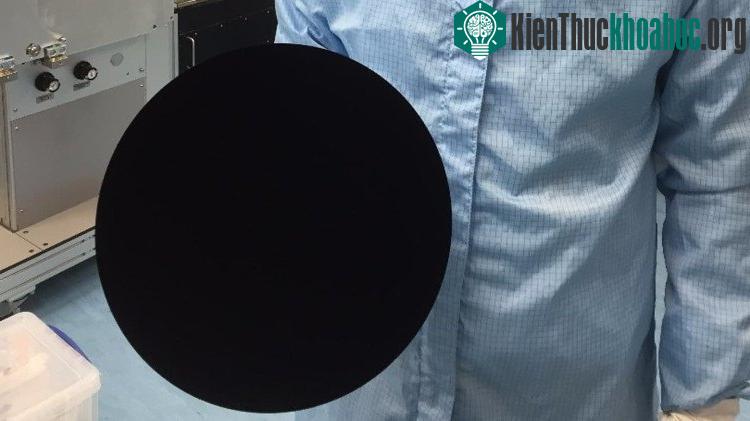 Vantablack có độ cứng gấp 10 lần thép.