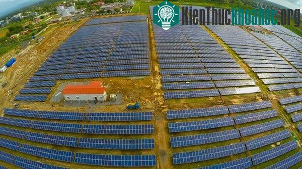 Hệ thống năng lượng mặt trời ở sân bay quốc tế Cochin, miền nam Ấn Độ.