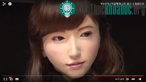 Người máy xinh đẹp Erica - (Ảnh chụp màn hình YouTube)