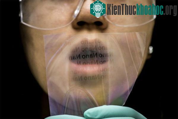 Nhãn chống hàng giả nhờ hình ảnh hiện thị bởi hơi thở