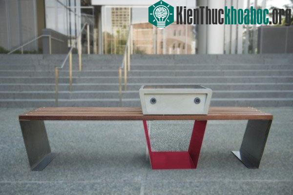 Sạc điện thoại bằng ghế ngồi thông minh