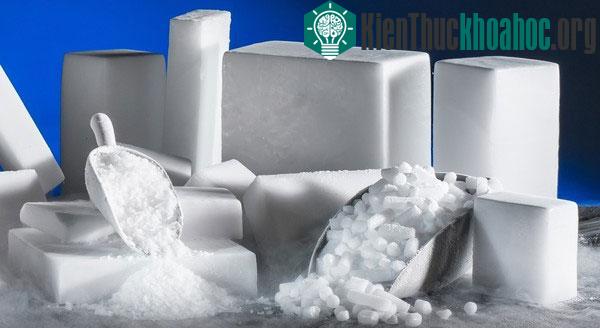 Nhiệt độ của đá khô rất thấp, khoảng - 78,5 độ C nên khi thăng hoa thành hơi chứ không hóa lỏng.