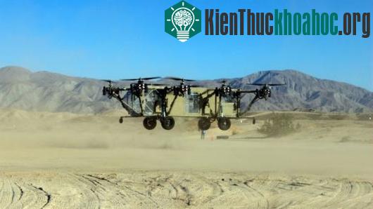 Black Knight nặng gần 2.000kg, chiều dài 9,5m, chiều rộng 5,8m và chiều cao 2,5m, tốc độ đạt được trên mặt đất là 112km/h. Nó có 8 cánh quạt với hệ thống kiểm soát phản hồi trong quá trình bay được...