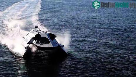 Juliet là một trong những công ty hiếm hoi tự bỏ tiền đầu tư nghiên cứu và hoàn thiện sản phẩm phục vụ cho hải quân Mỹ khi Lầu Năm Góc chưa cam kết mua hàng. Tuy nhiên, sản phẩm này ra đời dựa vào ...