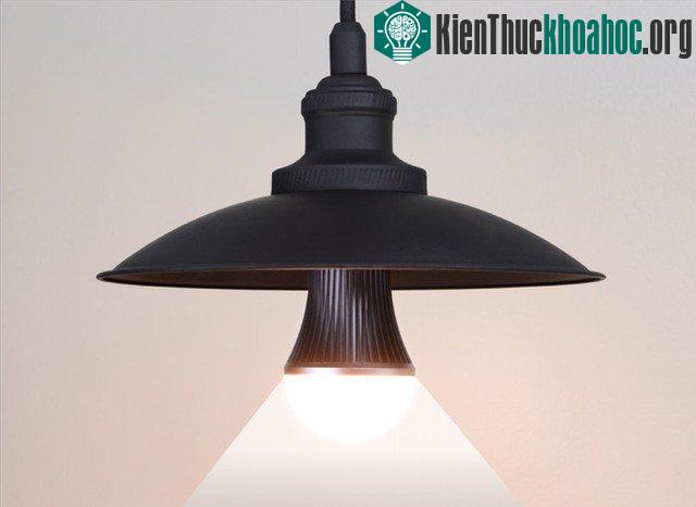 Silk Light - Bóng đèn thông minh "đọc vị" đồng hồ sinh học của người