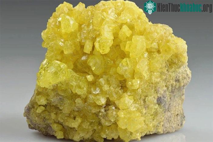 Lưu huỳnh có thể giải bài toán về pin, từng khiến các nhà khoa học đau đầu suốt hàng thập kỷ