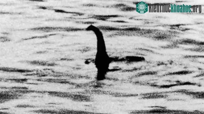 Bức ảnh chụp Quái vật hồ Loch Ness nổi tiếng từ năm 1934 này hóa ra chỉ là một trò lừa bịp.