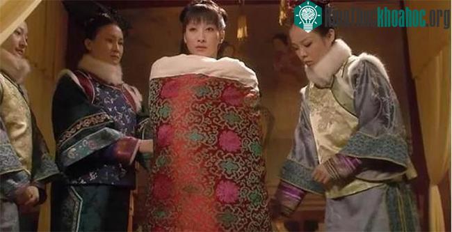 Các phi tần có hầu hạ hoàng đế thì cũng cần phải tuân theo các bước quy định.