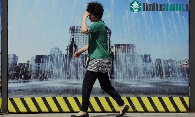 Nhóm chuyên gia Trung Quốc nghiên cứu công nghệ mới cho thiết bị đeo trên người.