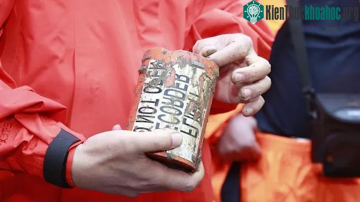 Một hộp đen máy bay Trung Quốc gặp nạn được tìm thấy.