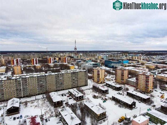 Khung cảnh ở thị trấn Mirny.