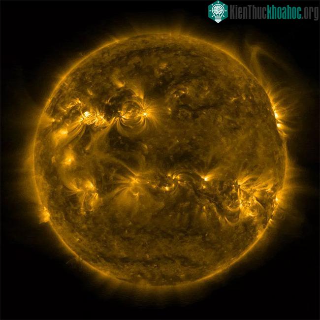 Một vụ bùng nổ CME sẽ tới Trái đất sau khoảng 15-18 tiếng di chuyển.