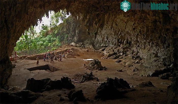 &nbsp;Khu vực khai quật hóa thạch loài Hominids trong một hang động trên đảo Flores tại Indonesia