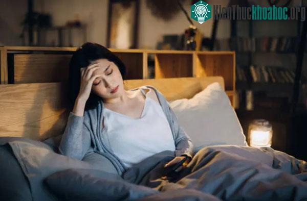 Tránh sử dụng màn hình điện tử trên giường