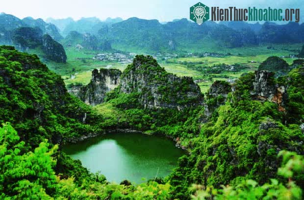 Khám phá "hồ nước trên trời" độc nhất vô nhị được ôm trọn bởi "8 nàng tiên" ảnh 2