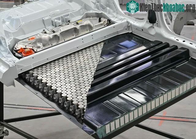 Pin xe điện, hay pin sạc nhiều lần nói chung đều cần tới kim loại kền.