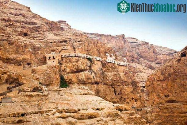 Núi Cám dỗ ở Jericho.