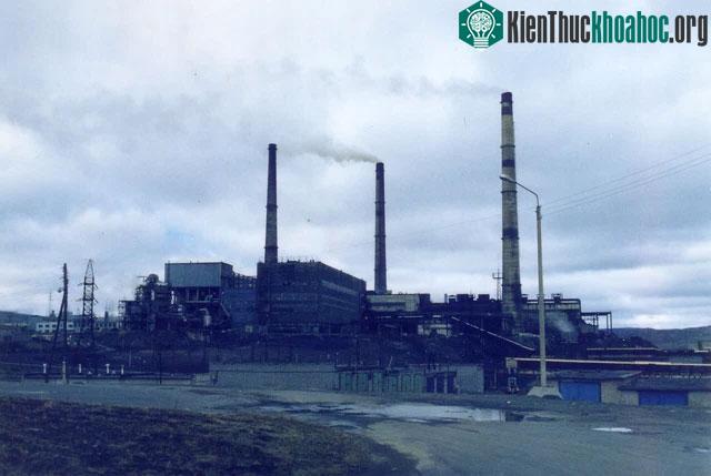 Xưởng sản xuất của Norilsk Nickel.
