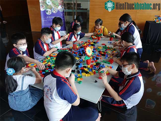 Thiếu nhi vui chơi tại Trung tâm khám phá khoa học
