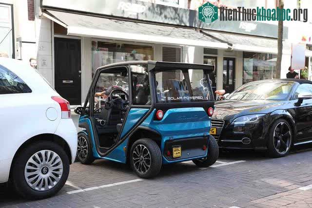Xe có tên gọi là Squad Solar City Car