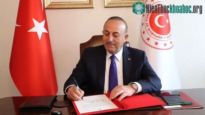 Ngoại trưởng Thổ Nhĩ Kỳ Mevlut Cavusoglu