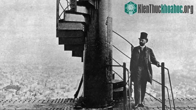 Kiến trúc sư Gustave Eiffel chủ trì lễ khai mạc