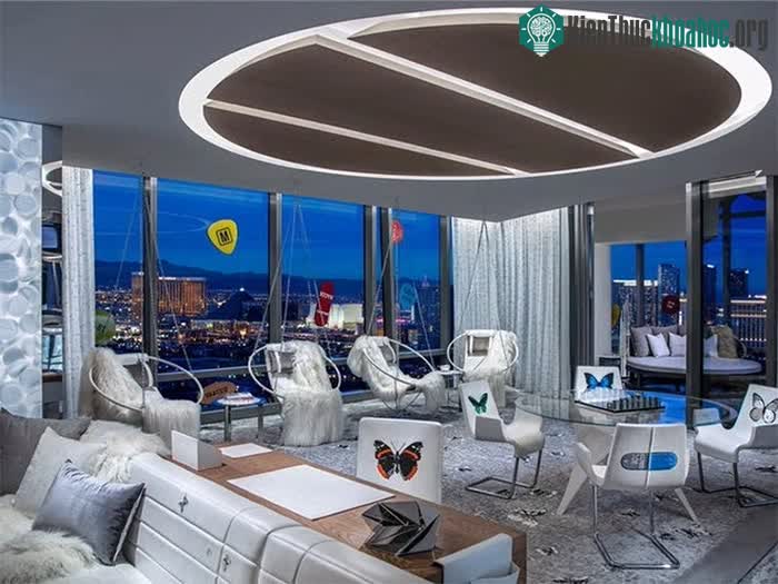 &nbsp;Căn suite nằm trên tầng 34 của khu phức hợp.